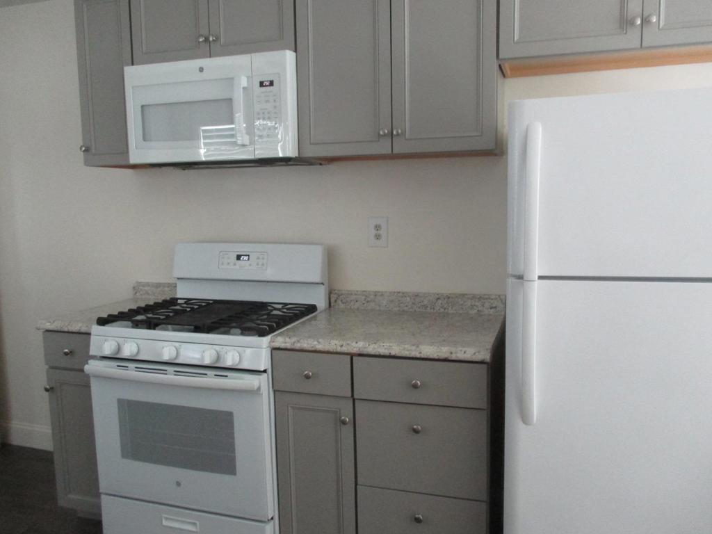 Residential Lease for rent at 7931 Carmel Street, Gilroy CA featuring 2 beds and 1 bath