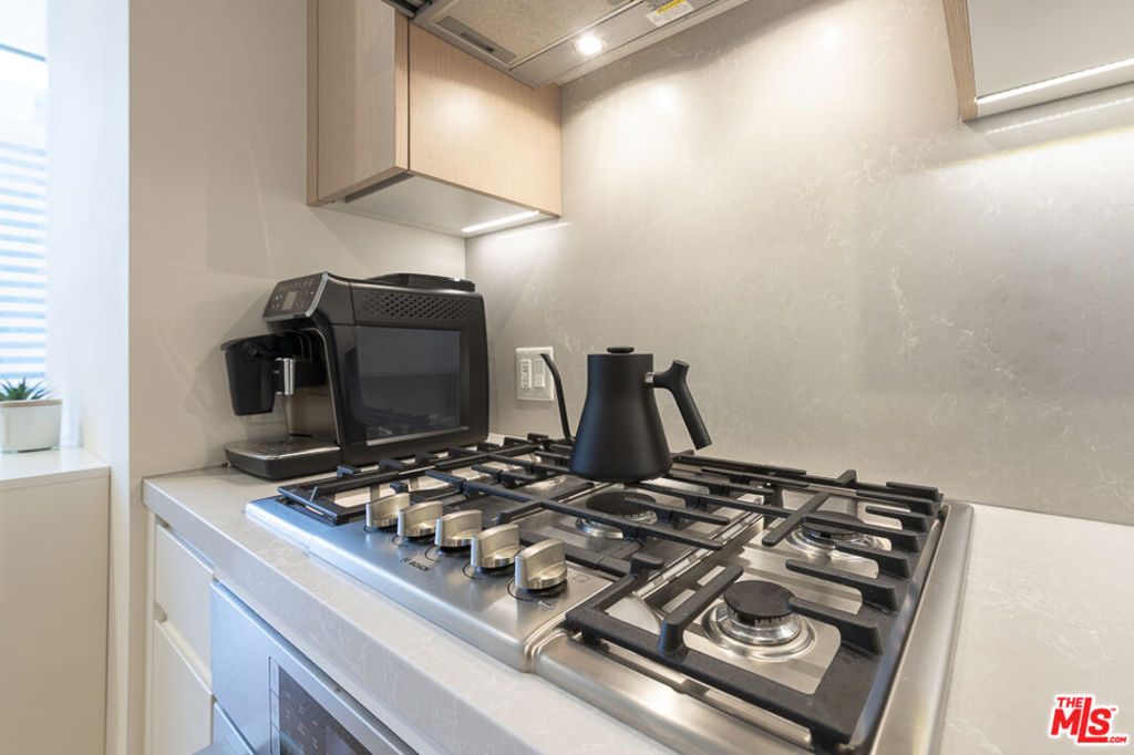 Residential for sale at 877 Francisco Street 919, Los Angeles CA and 1 bath