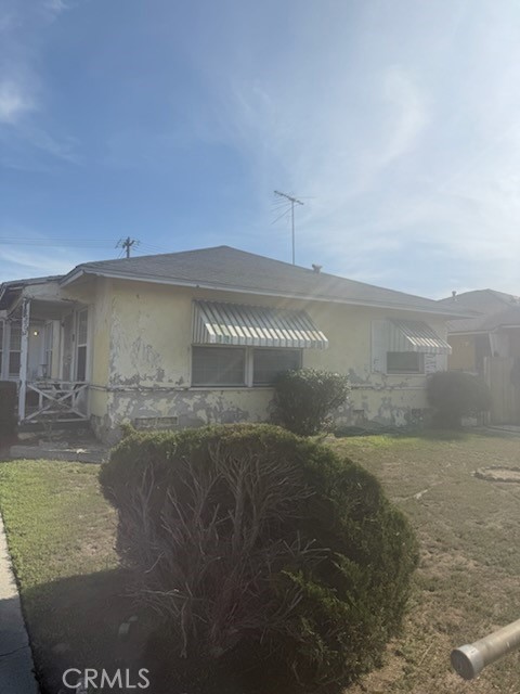 Residential for sale at 13502 S San Pedro, Los Angeles CA featuring 4 beds and 2 baths