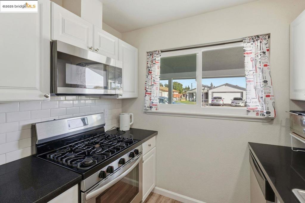 Residential for sale at 16235 Suzie Q Lane, Lathrop CA featuring 3 beds and 2 baths