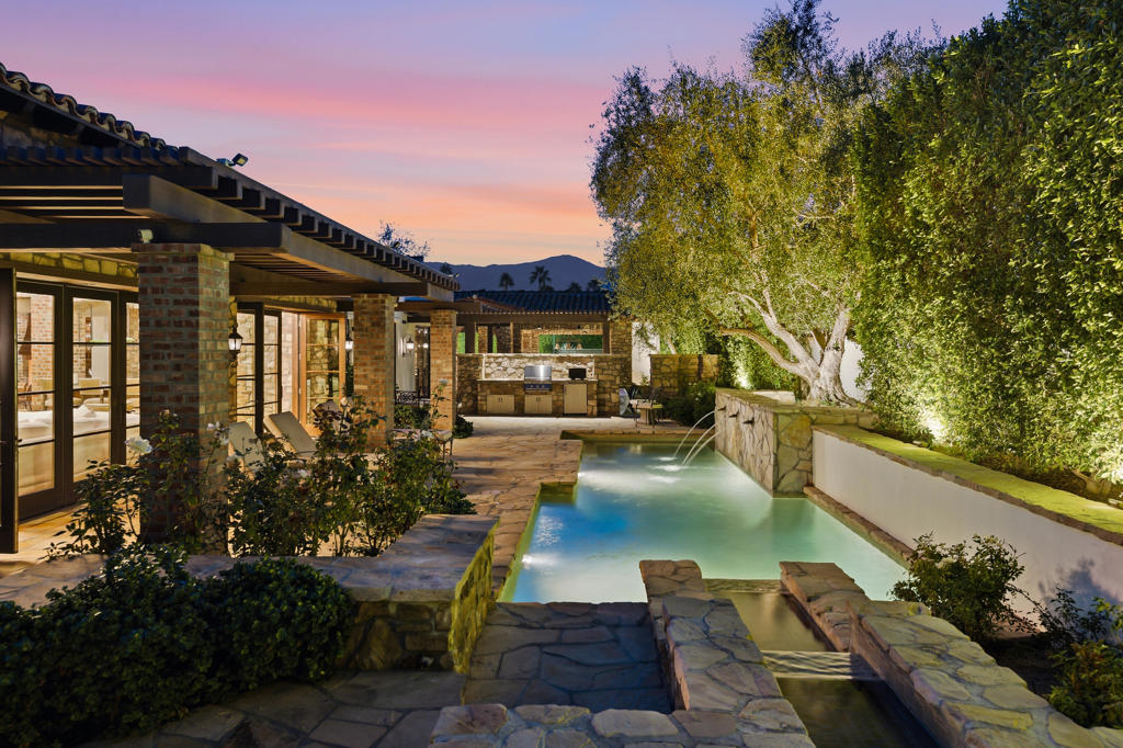 Residential for sale at 4 Via Lantico, Rancho Mirage CA featuring 4 beds and 7 baths