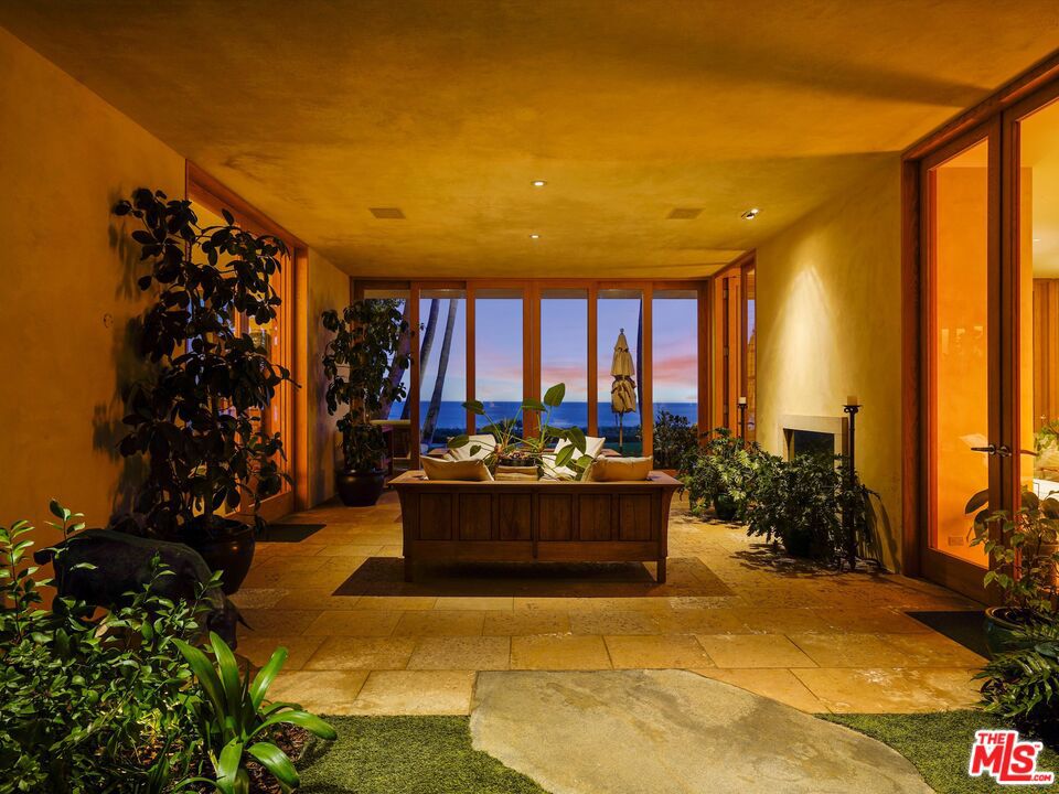 Residential Lease for rent at 31280 Broad Beach Road, Malibu CA featuring 6 beds and 9 baths