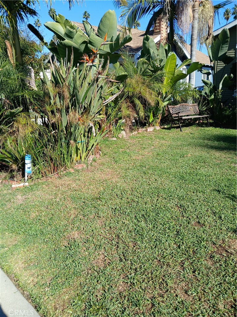 Residential for sale at 4174 3rd Ave, Los Angeles CA featuring 2 beds and 2 baths