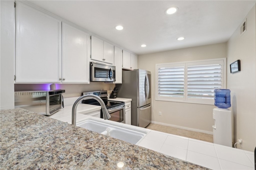 Residential for sale at 944 Lupine Hills, Vista CA featuring 2 beds and 1 bath