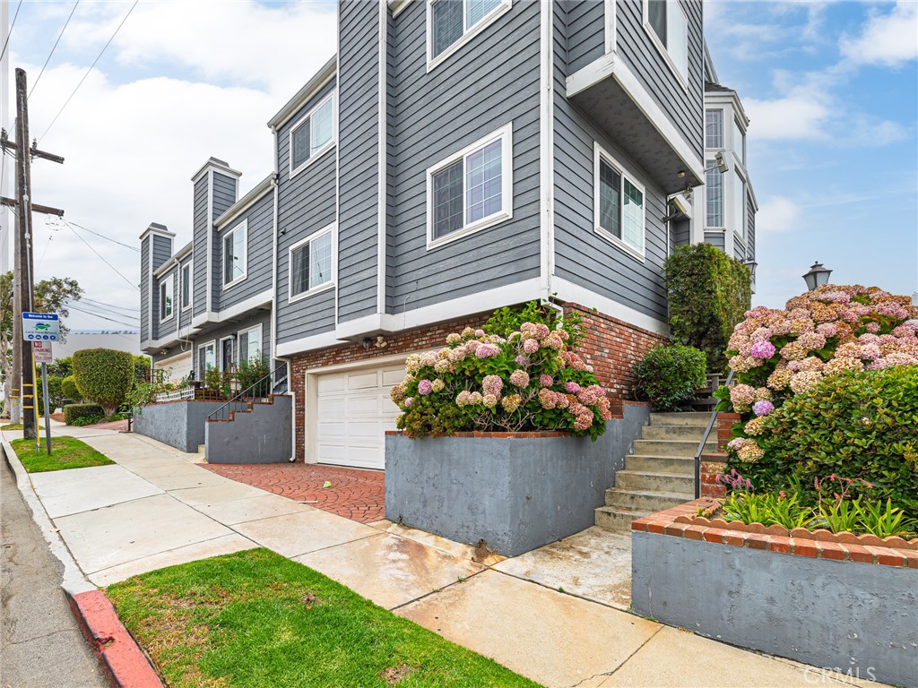 Residential Income for sale at 426 E Imperial Avenue, El Segundo CA