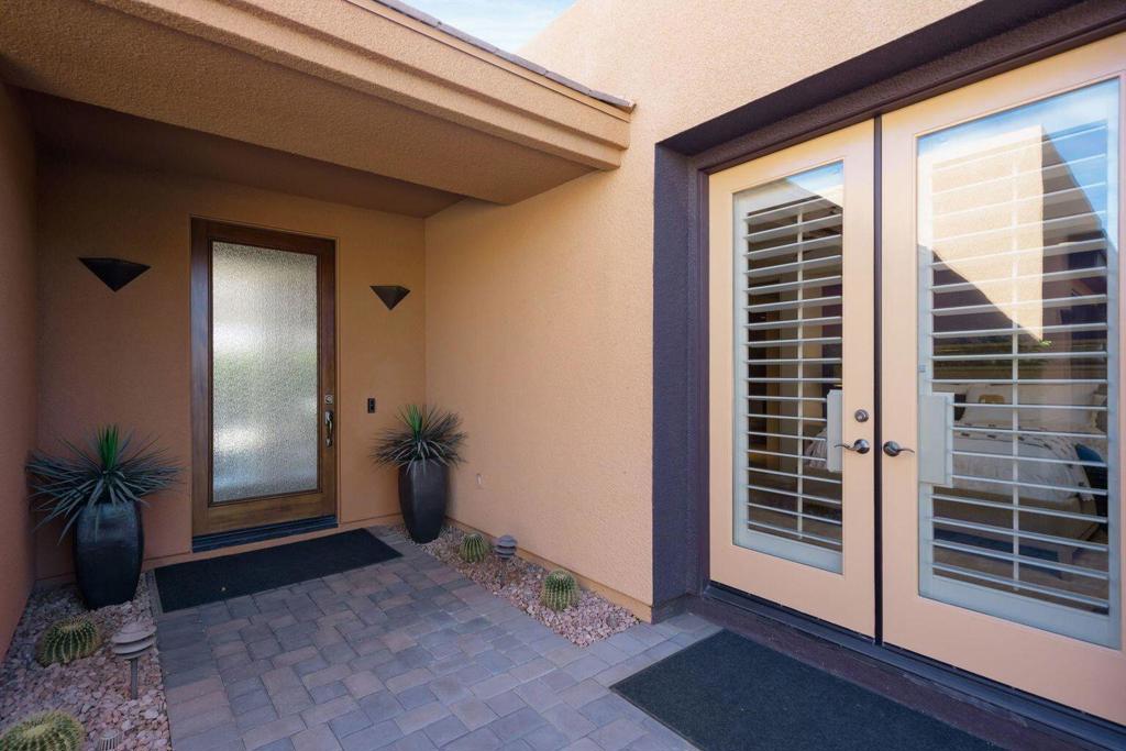 Residential for sale at 50020 Via Puente, La Quinta CA featuring 5 beds and 6 baths