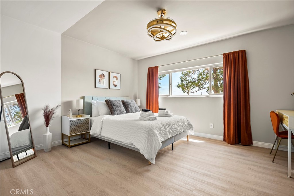 Residential Lease for rent at 9150 10th Avenue, Hesperia CA featuring 6 beds and 3 baths