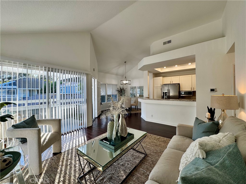 Residential Lease for rent at 182 Westport, Newport Beach CA featuring 2 beds and 2 baths