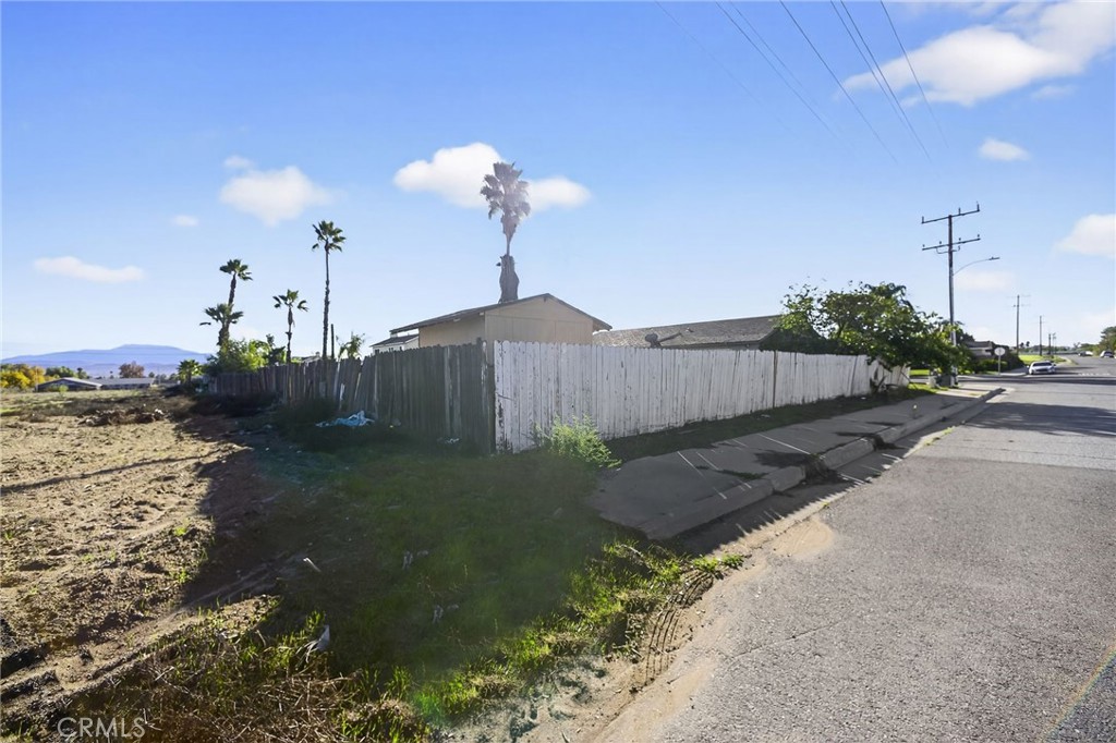 Residential for sale at 498 Serrana, Perris CA featuring 3 beds and 2 baths