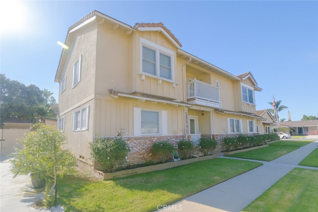 Residential for sale at 11662 Pickett Ln, Garden Grove CA featuring 6 beds and 4 baths