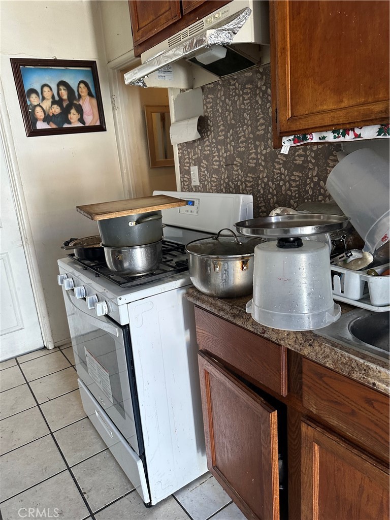 Residential Income for sale at 11507 Grape, Los Angeles CA