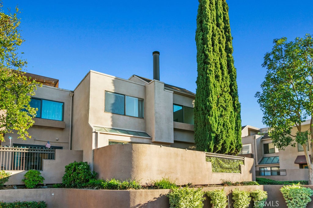 Residential for sale at 25761 Le Parc, Lake Forest CA featuring 2 beds and 3 baths