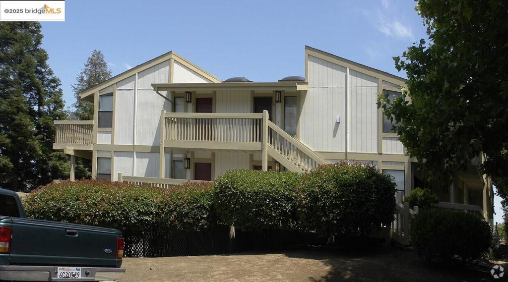 Residential Lease for rent at 4515 MELODY DRIVE, Concord CA featuring 2 beds and 2 baths