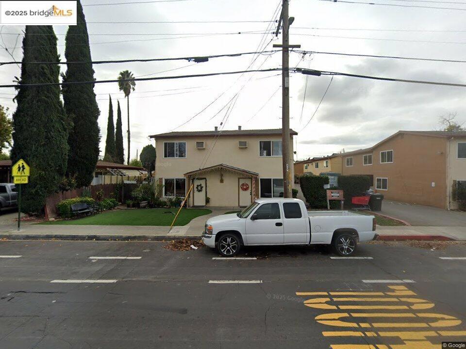 Residential Lease for rent at 269 JUNCTION AVENUE, Livermore CA featuring 2 beds and 1 bath