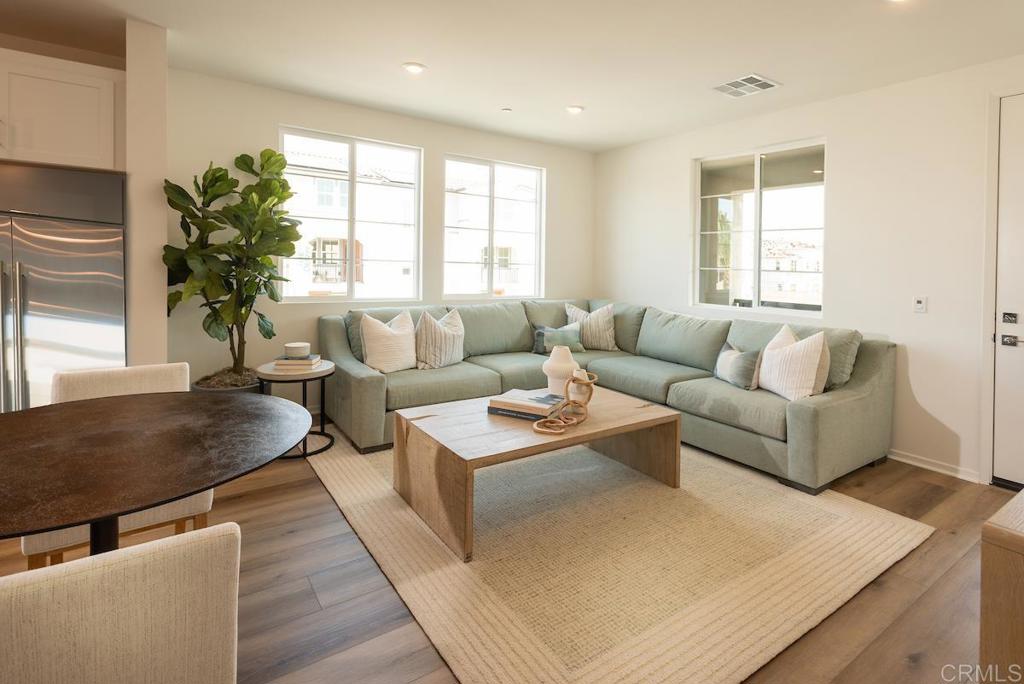 Residential for sale at 515 Avenida Centro 101, Chula Vista CA featuring 1 bed and 2 baths