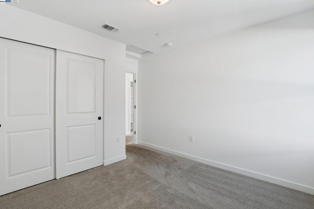 Residential for sale at 860 Pecan Tree Ln, Galt CA featuring 3 beds and 3 baths