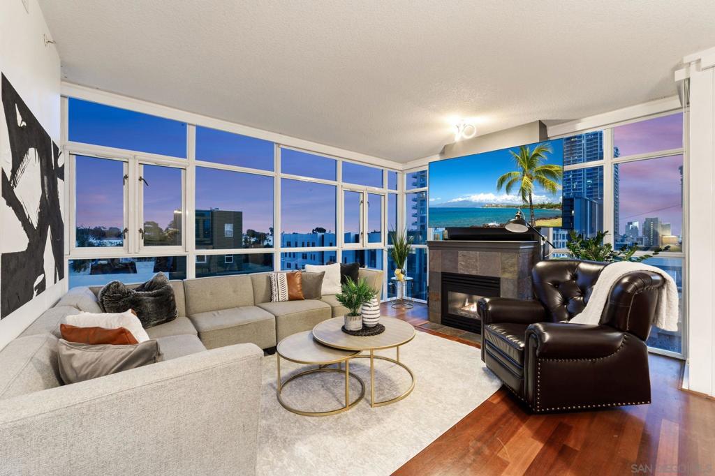 Residential Lease for rent at 850 Beech St 511, San Diego CA featuring 3 beds and 2 baths