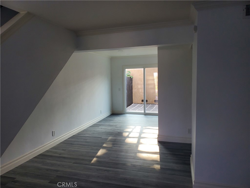 Residential Lease for rent at 10654 White Oak, Riverside CA featuring 2 beds and 2 baths