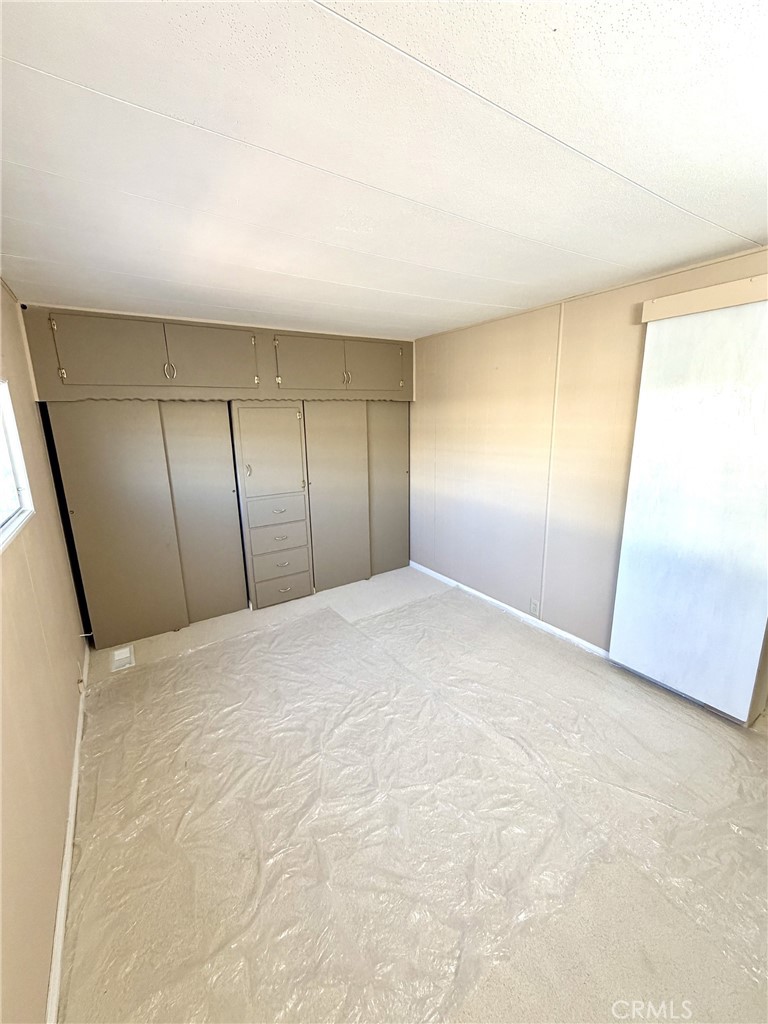 Residential for sale at 690 Santa Clara, Hemet CA featuring 2 beds and 1 bath