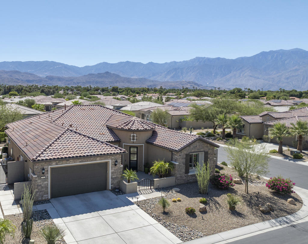 Residential for sale at 11 Riesling, Rancho Mirage CA featuring 2 beds and 3 baths
