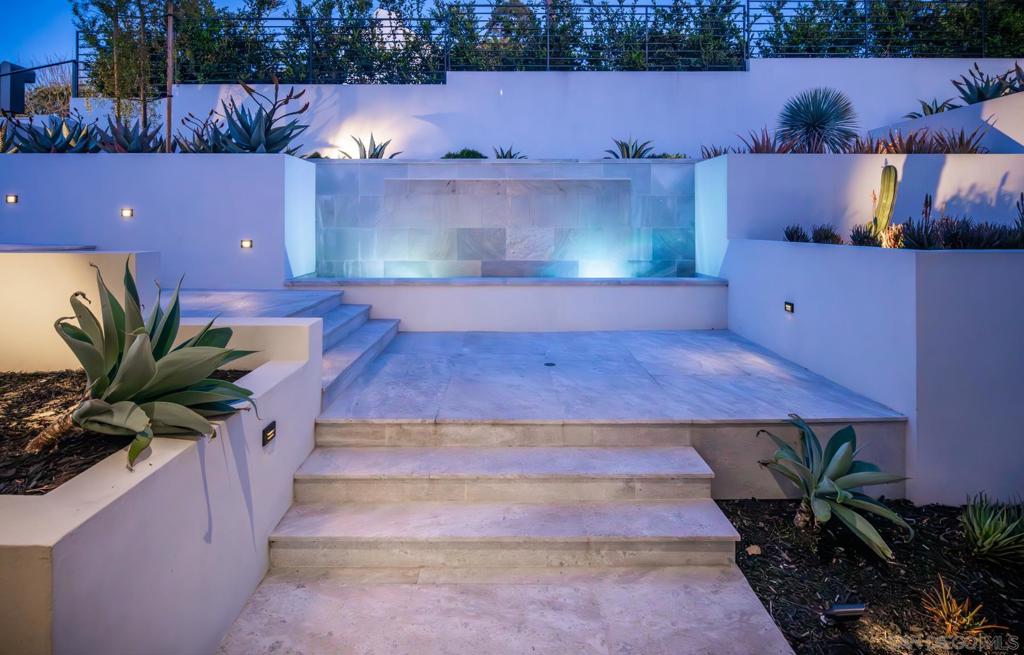 Residential for sale at 521 S Rios Ave, Solana Beach CA featuring 7 beds and 10 baths