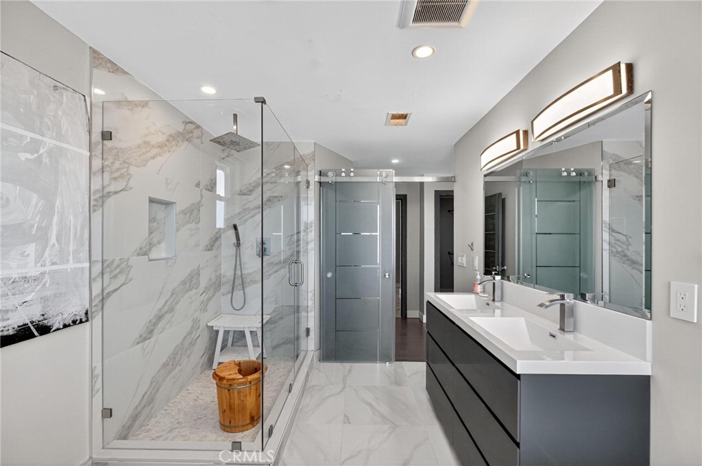 Residential Lease for rent at 865 Quivera Street, Laguna Beach CA featuring 4 beds and 4 baths