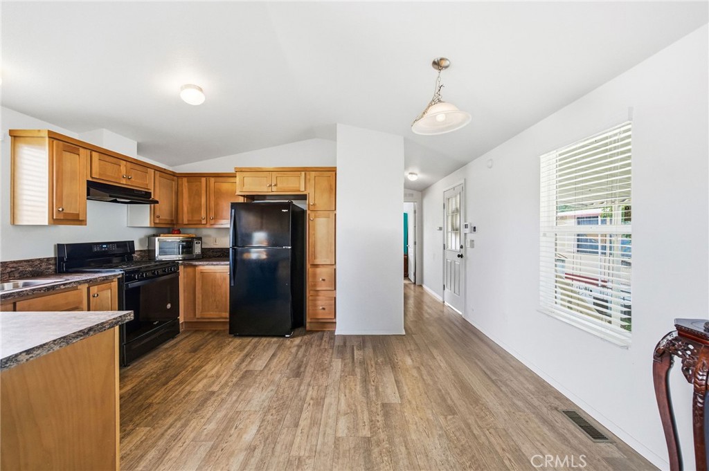 Manufactured In Park for sale at 44725 State Highway 74 174, Hemet CA featuring 2 beds and 2 baths