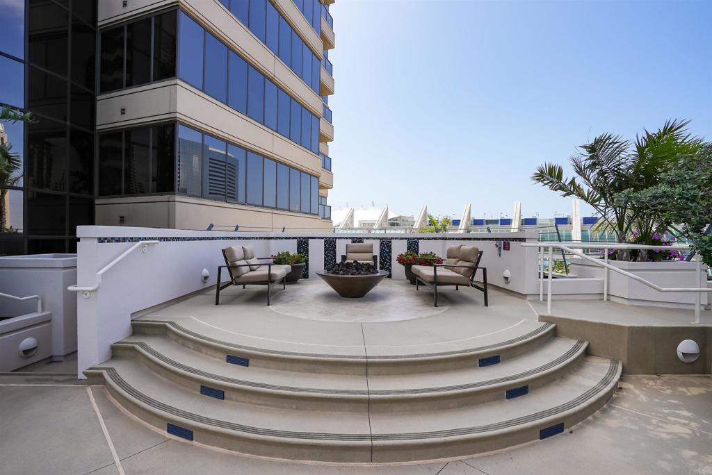 Residential Lease for rent at 200 Harbor Drive 1502, San Diego CA featuring 2 beds and 3 baths