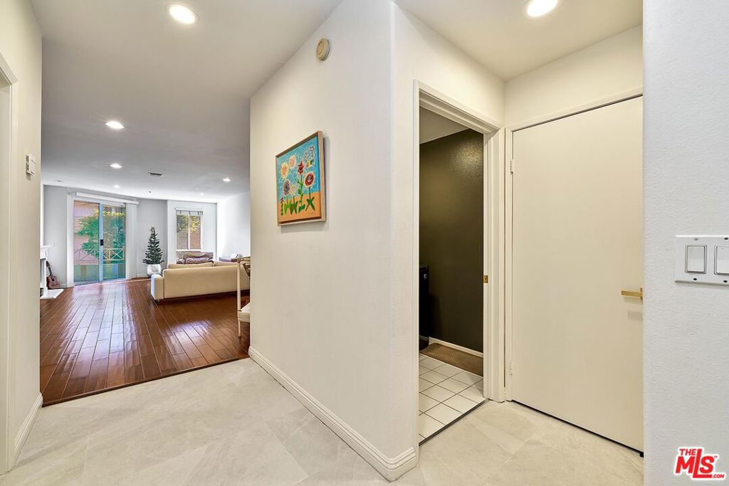 Residential for sale at 333 Westminster Avenue 204, Los Angeles CA featuring 2 beds and 3 baths