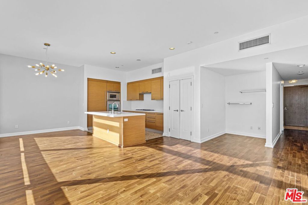 Residential for sale at 900 W Olympic Boulevard 31C, Los Angeles CA featuring 1 bed and 2 baths