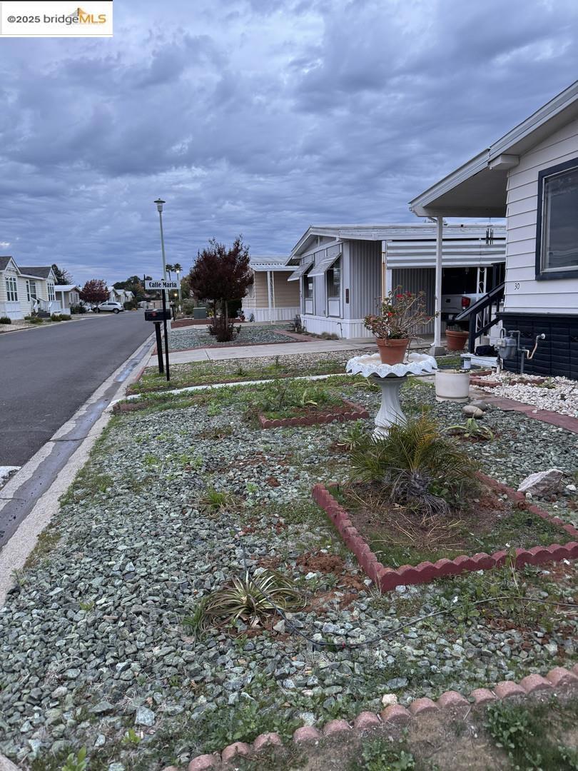 Manufactured In Park for sale at 30 Calle Susana, Elk Grove CA featuring 3 beds and 2 baths