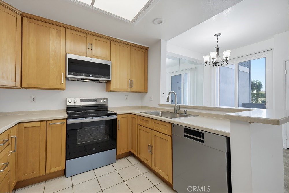 Residential Lease for rent at 115 Remington, Irvine CA featuring 2 beds and 3 baths