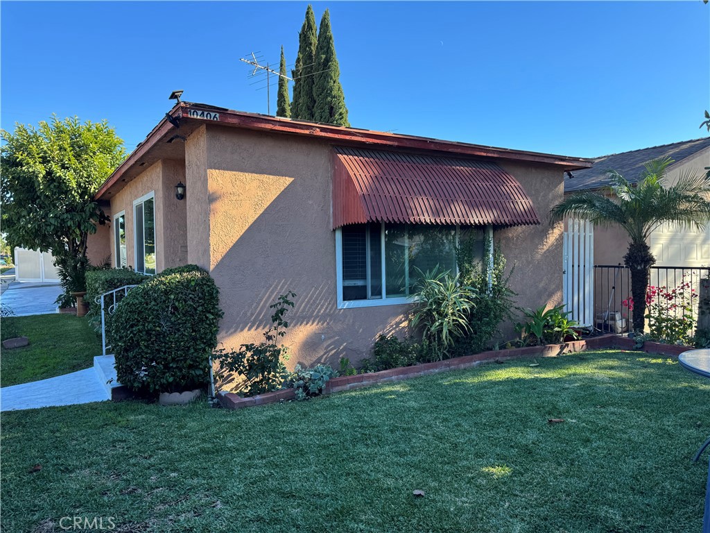 Residential for sale at 10406 San Carlos, South Gate CA featuring 2 beds and 1 bath