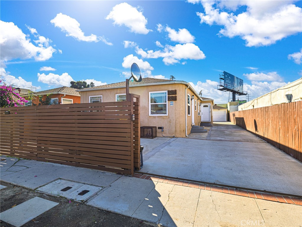 Duplex for sale at 3211 Cattaraugus Avenue, Los Angeles, CA