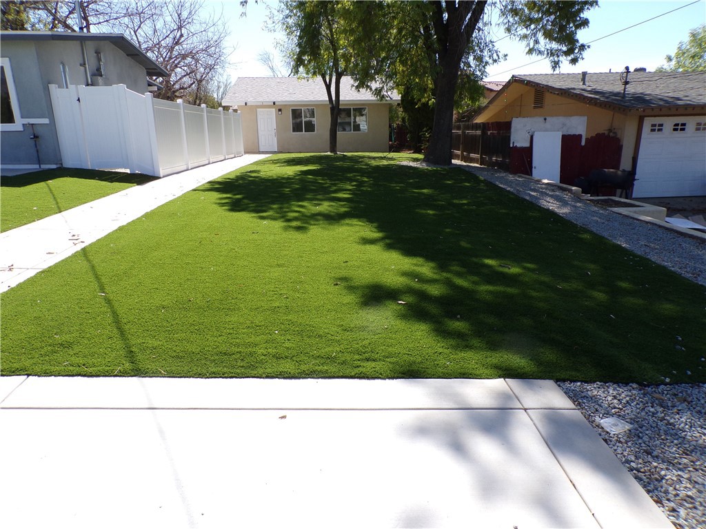 Residential Lease for rent at 34759 Avenue B Court 3, Yucaipa CA featuring 2 beds and 1 bath