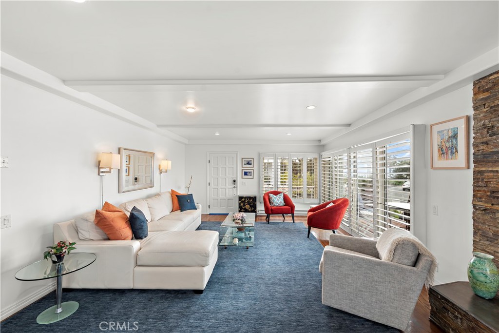 Residential Lease for rent at 462 Cliff Drive 1, Laguna Beach CA featuring 2 beds and 2 baths