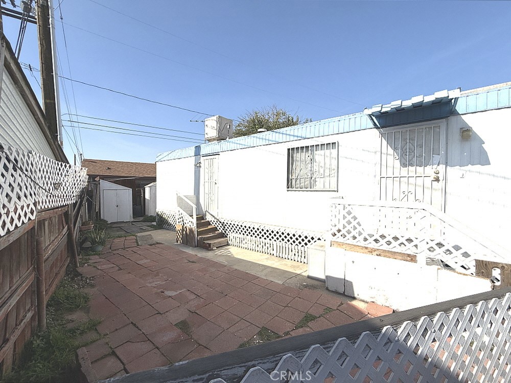 Manufactured In Park for sale at 13713 S Vermont Avenue 15, Gardena CA featuring 1 bed and 1 bath