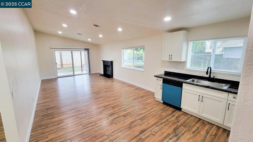 Residential for sale at 323 Filbert Ct, Oakley CA featuring 2 beds and 2 baths