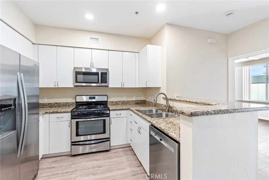 Residential Lease for rent at 1801 E Katella 2053, Anaheim CA featuring 2 beds and 2 baths