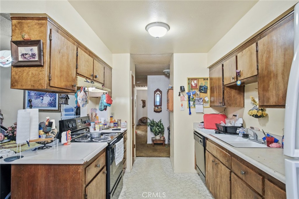 Residential for sale at 1375 Loughborough, Merced CA featuring 3 beds and 2 baths