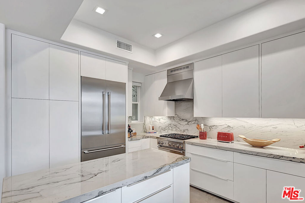 Residential Lease for rent at 6442 Lunita Road 126, Malibu CA featuring 3 beds and 3 baths