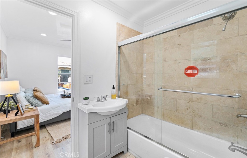 Residential for sale at 426 W 63rd, Los Angeles CA featuring 2 beds and 1 bath