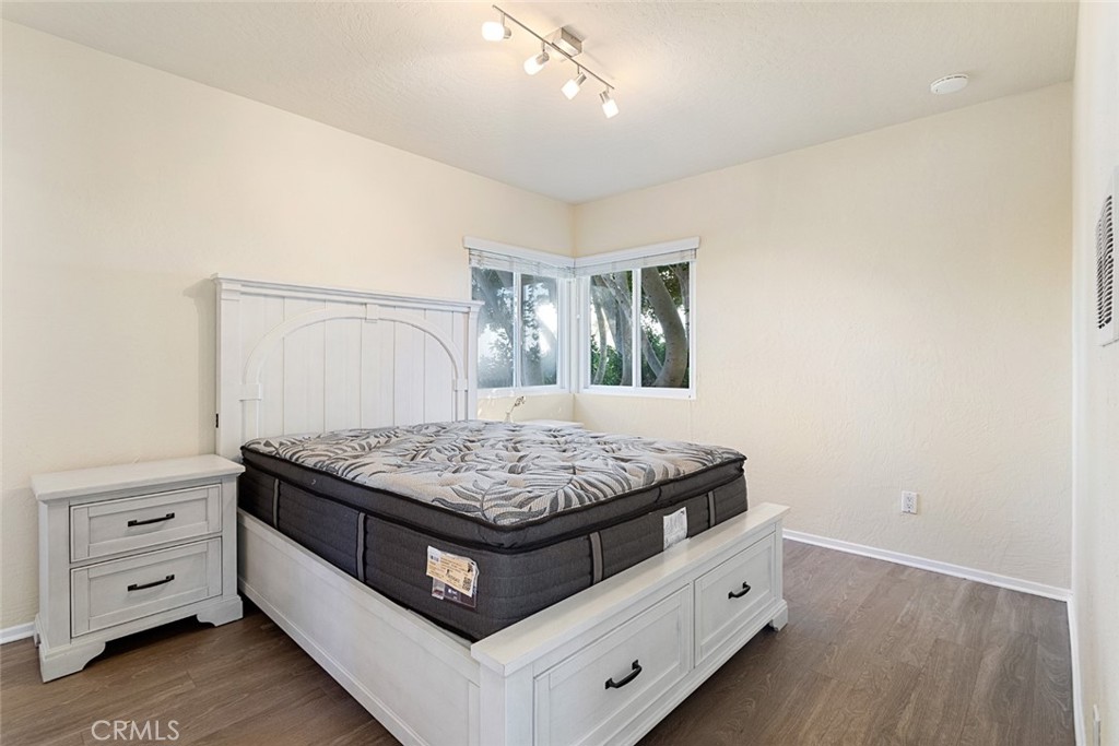 Residential Lease for rent at 29061 Cliffside Drive #B, Malibu CA featuring 1 bed and 1 bath