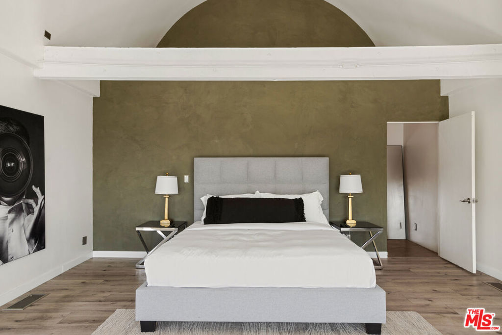 Residential Lease for rent at 8435 FRANKLIN Avenue, West Hollywood CA featuring 5 beds and 5 baths