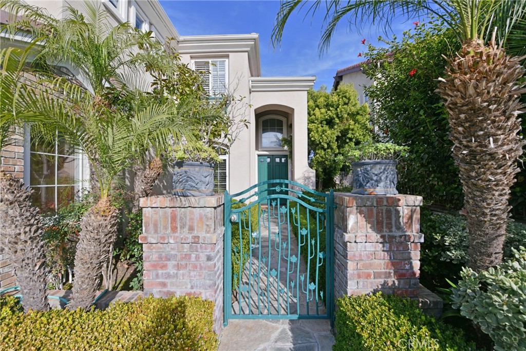 Residential Lease for rent at 1439 High Bluff, Newport Beach CA featuring 5 beds and 3 baths