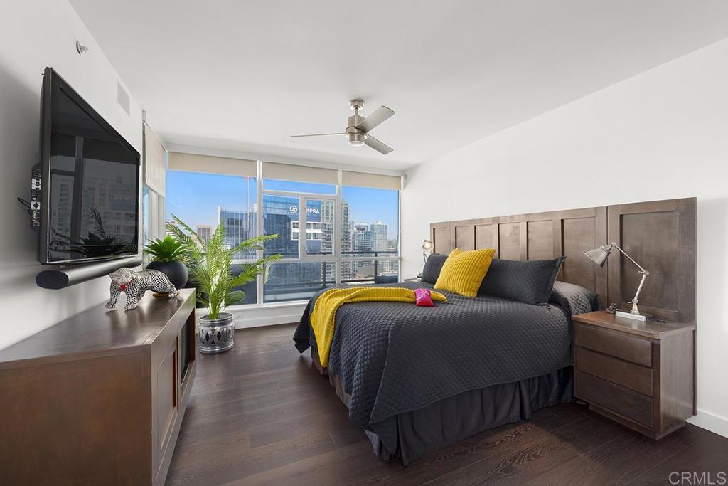 Residential Lease for rent at 325 Seventh Avenue 2104, San Diego CA featuring 2 beds and 2 baths