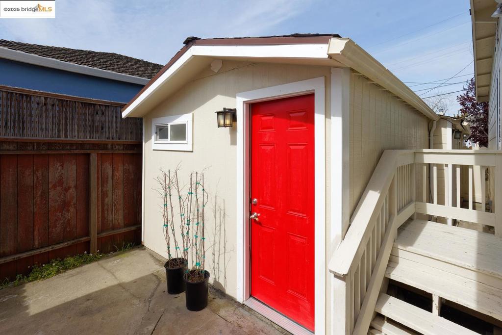 Residential for sale at 4251 Porter St, Oakland CA featuring 3 beds and 2 baths