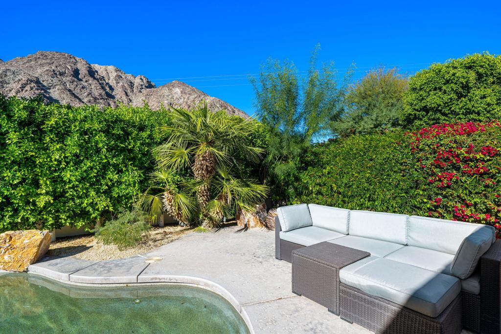 Residential for sale at 54275 Riviera, La Quinta CA featuring 3 beds and 3 baths