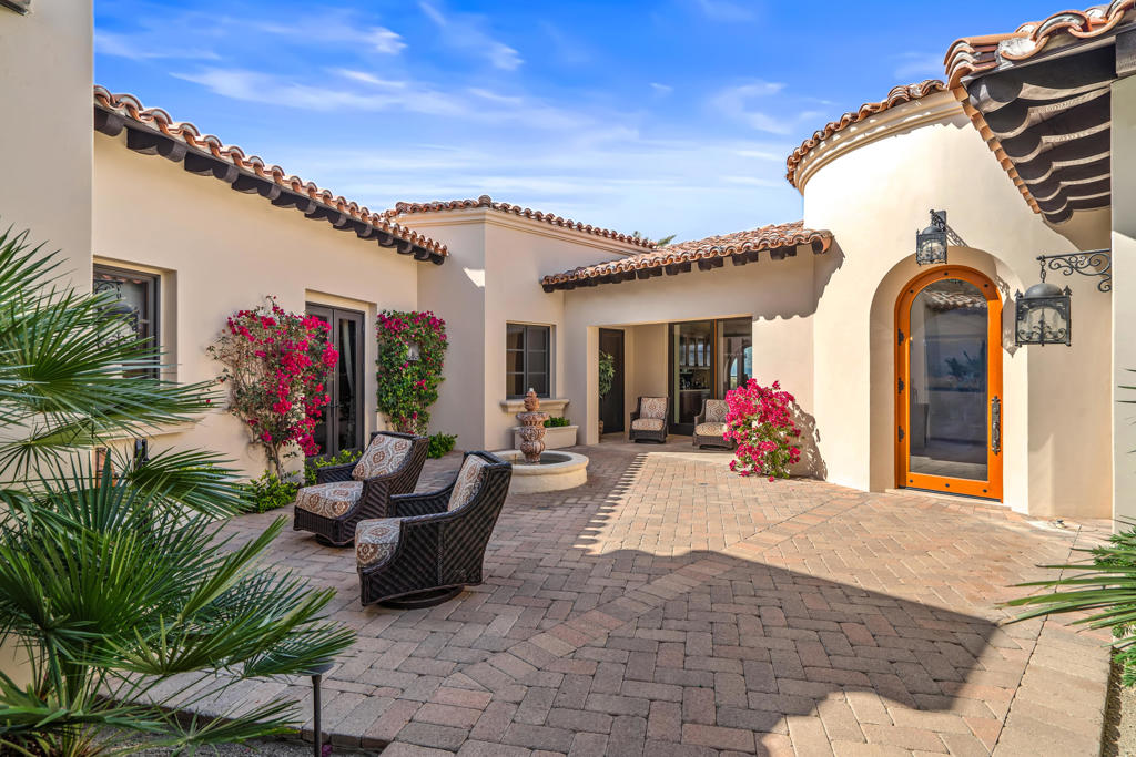 Residential Lease for rent at 31 Hillcrest Drive, Rancho Mirage CA featuring 5 beds and 6 baths
