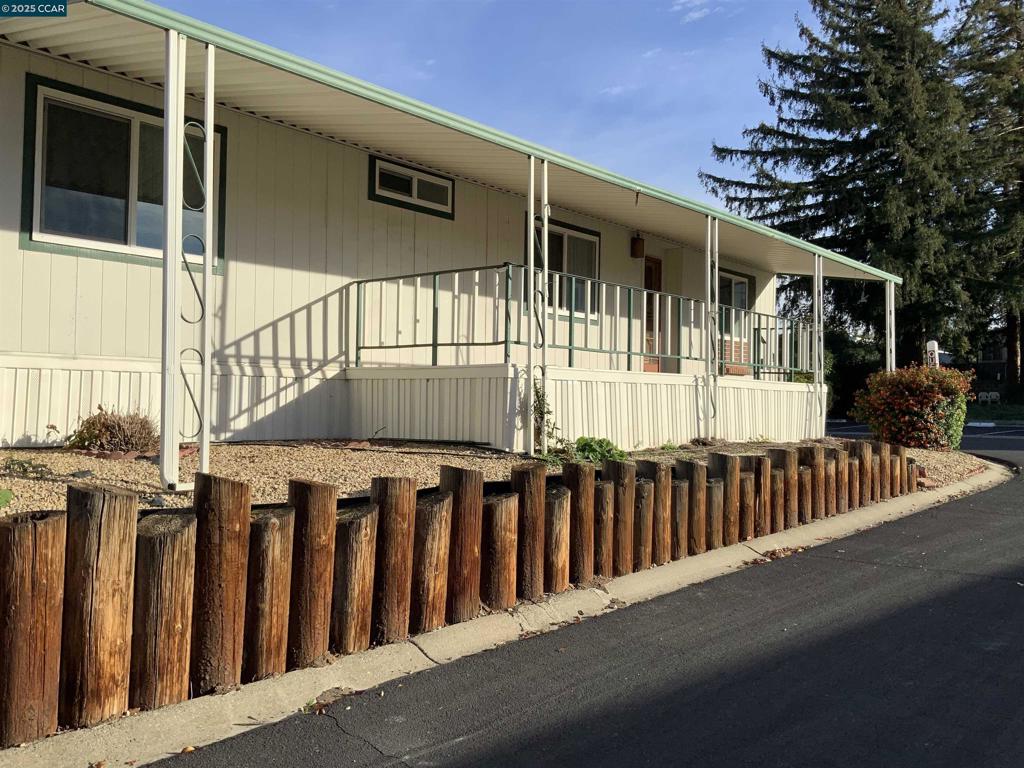 Manufactured In Park for sale at 202 Queens Way, Pittsburg CA featuring 2 beds and 2 baths